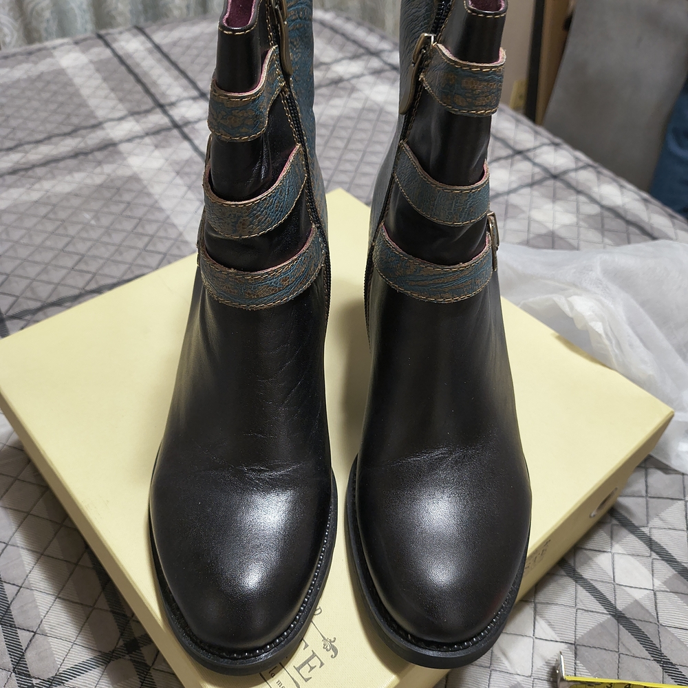 Stylish Black and Blue Ankle Boots